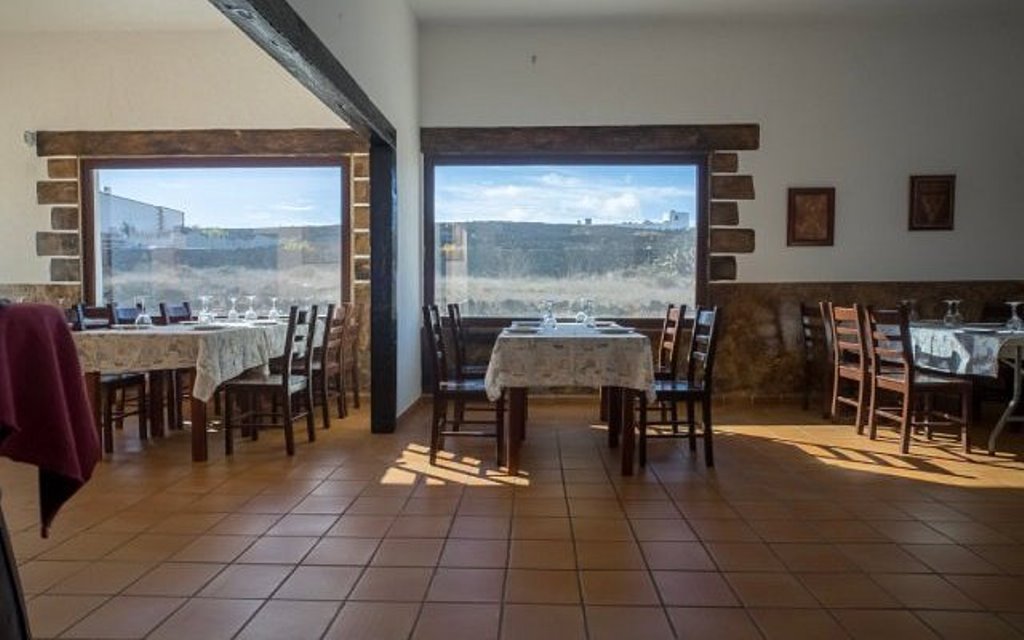 comedor-con-vistas 🔥🍖 Restaurante Grill Asador Volcán de la Corona 🍴🥩