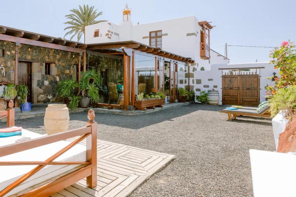576028109 🏡 Casa Emblemática Garaday – Vive Lanzarote desde una casa con historia